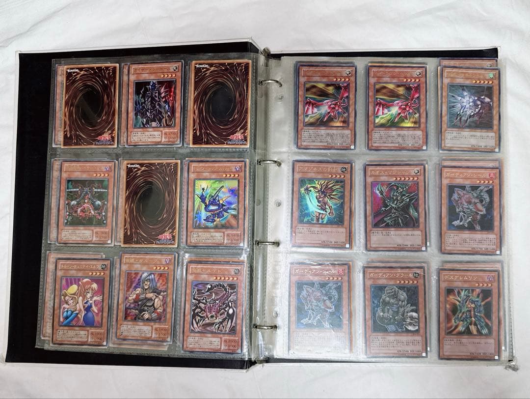 遊戯王　ファイル付き　キラカード大量