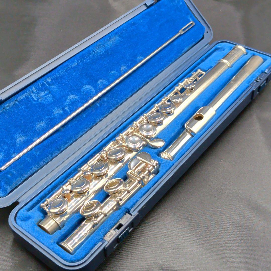 フルート　調整済　美品　ヤマハYFL211S（Eメカ.銀メッキ仕様）