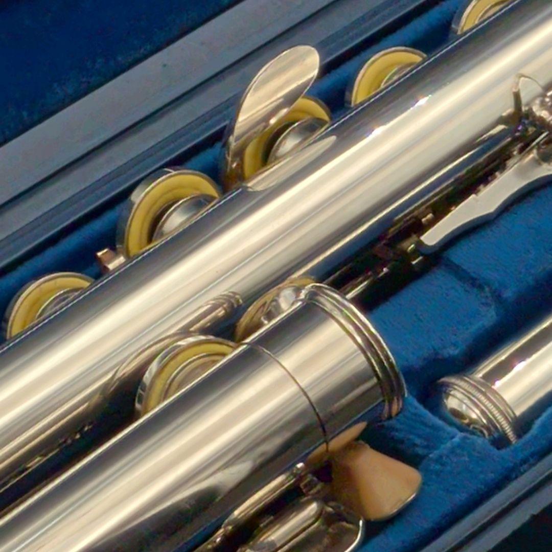 フルート　調整済　美品　ヤマハYFL211S（Eメカ.銀メッキ仕様）