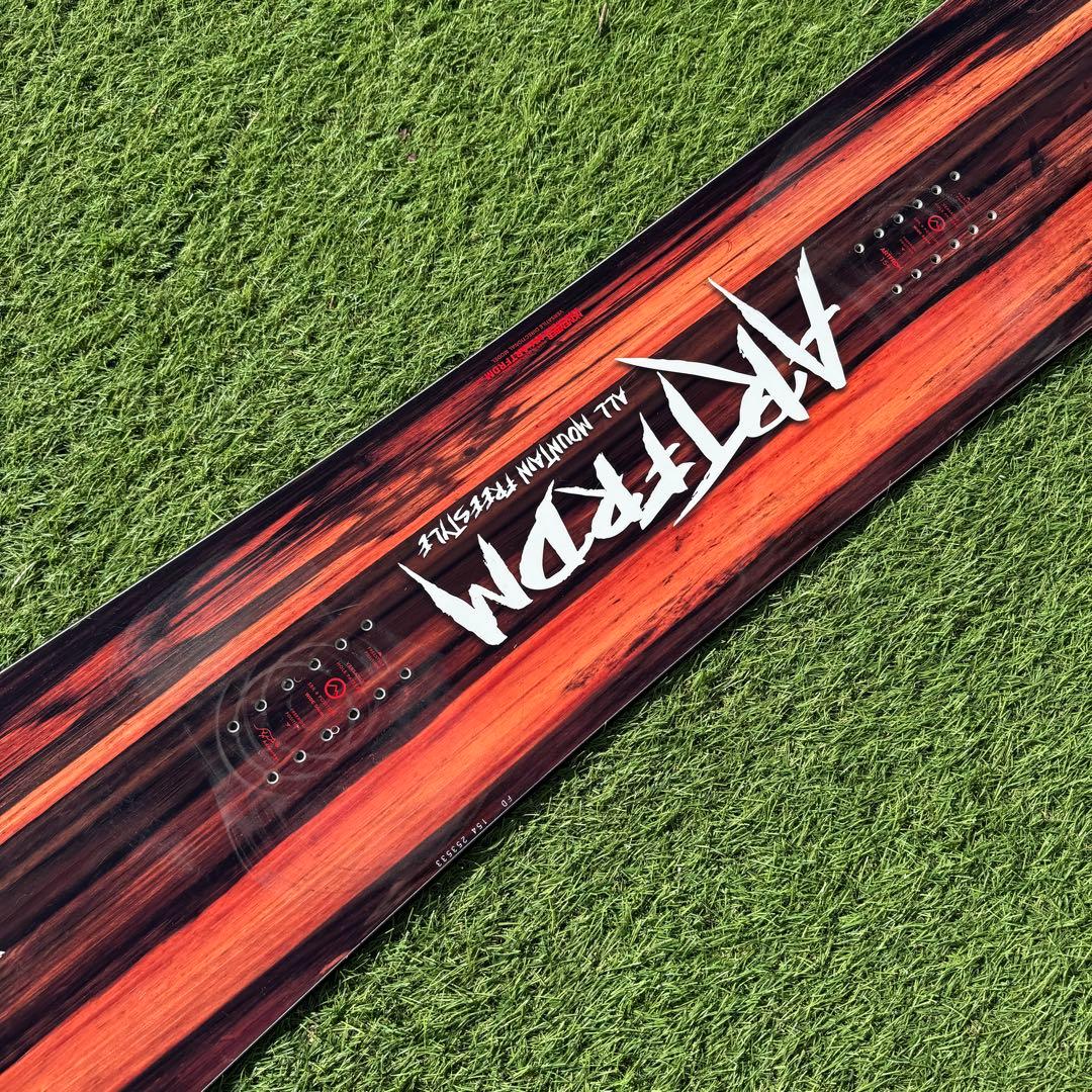 22-23年　NOVEMBER ARTFRDM スノーボード154cm