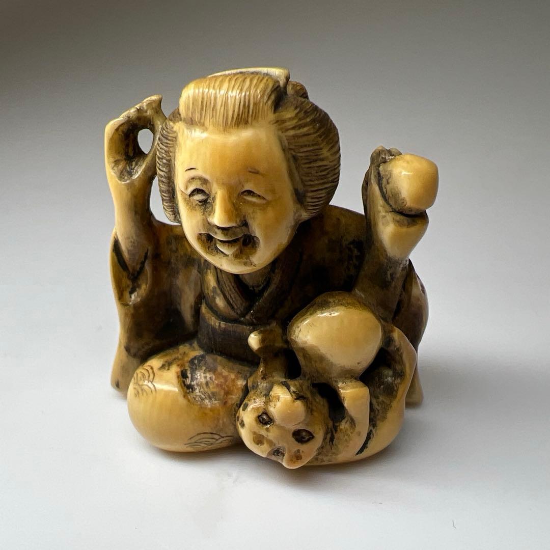 極上　女性に犬根付　15g 東Y8-0204☆2F