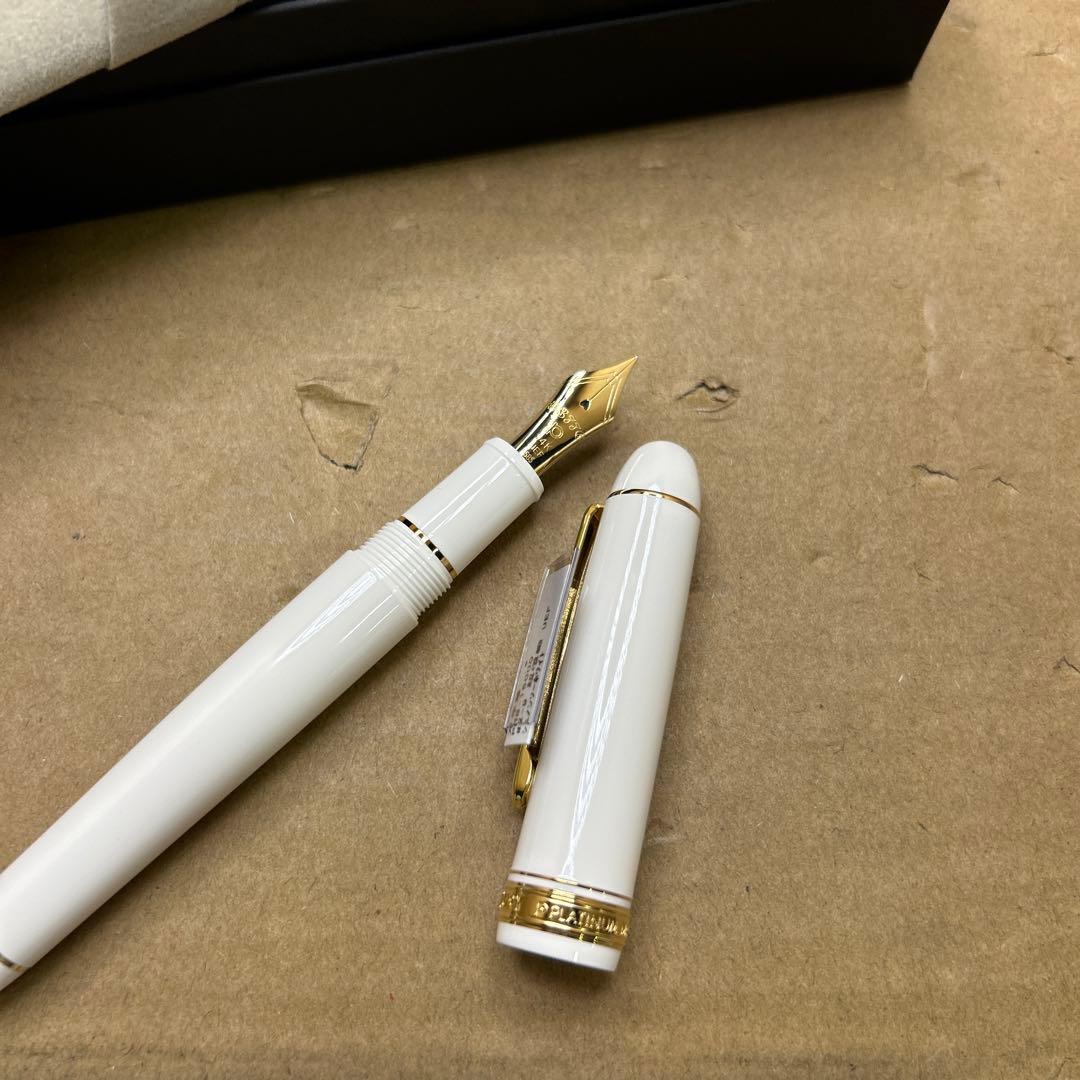 プラチナ万年筆 センチュリー シュノンソーホワイト 超極細 PNB-15000