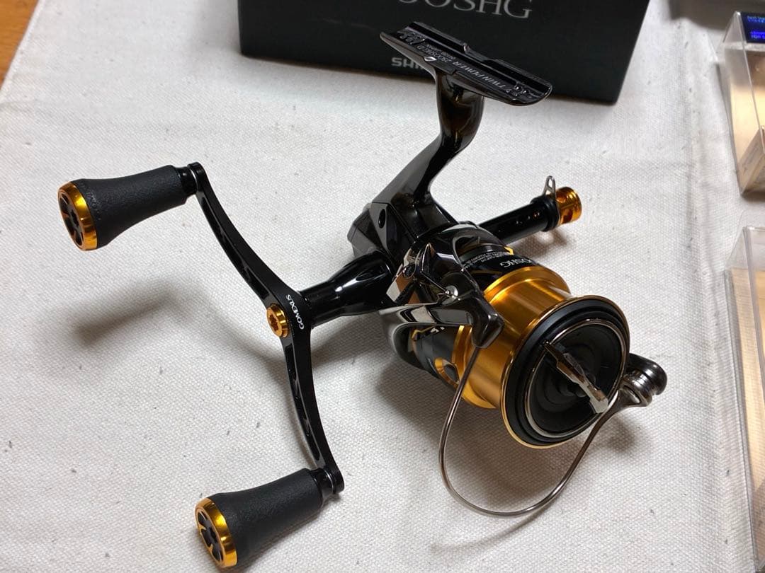 【極美品】シマノ リール 20ツインパワー2500SHG【ダブルハンドル仕様】