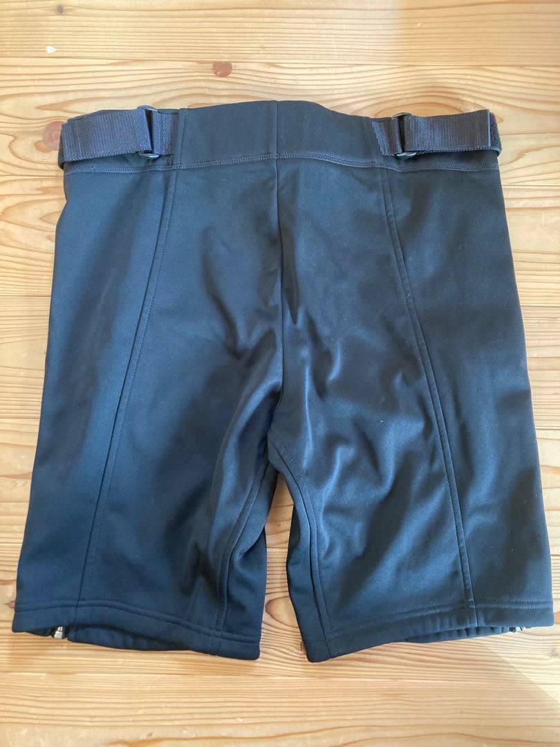 美品デサント　アルペン競技用　ショートパンツ