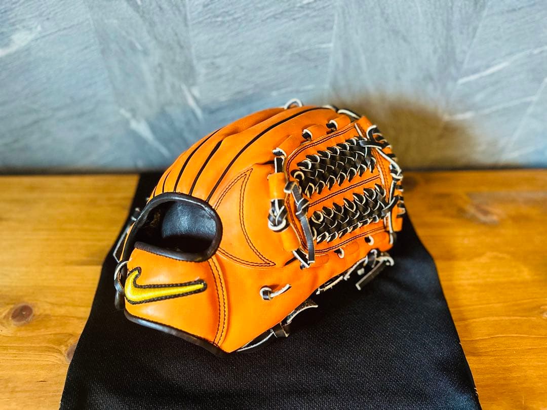 極美品 硬式 内野手用 フルオーダーグラブ カスタム品 キップレザー 極艶