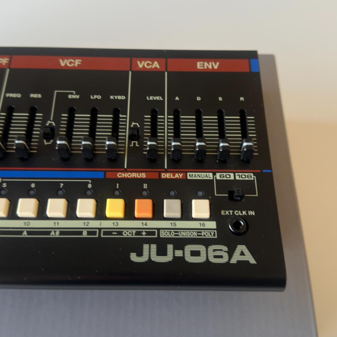 鍵盤楽器 Roland Boutique JU-06A