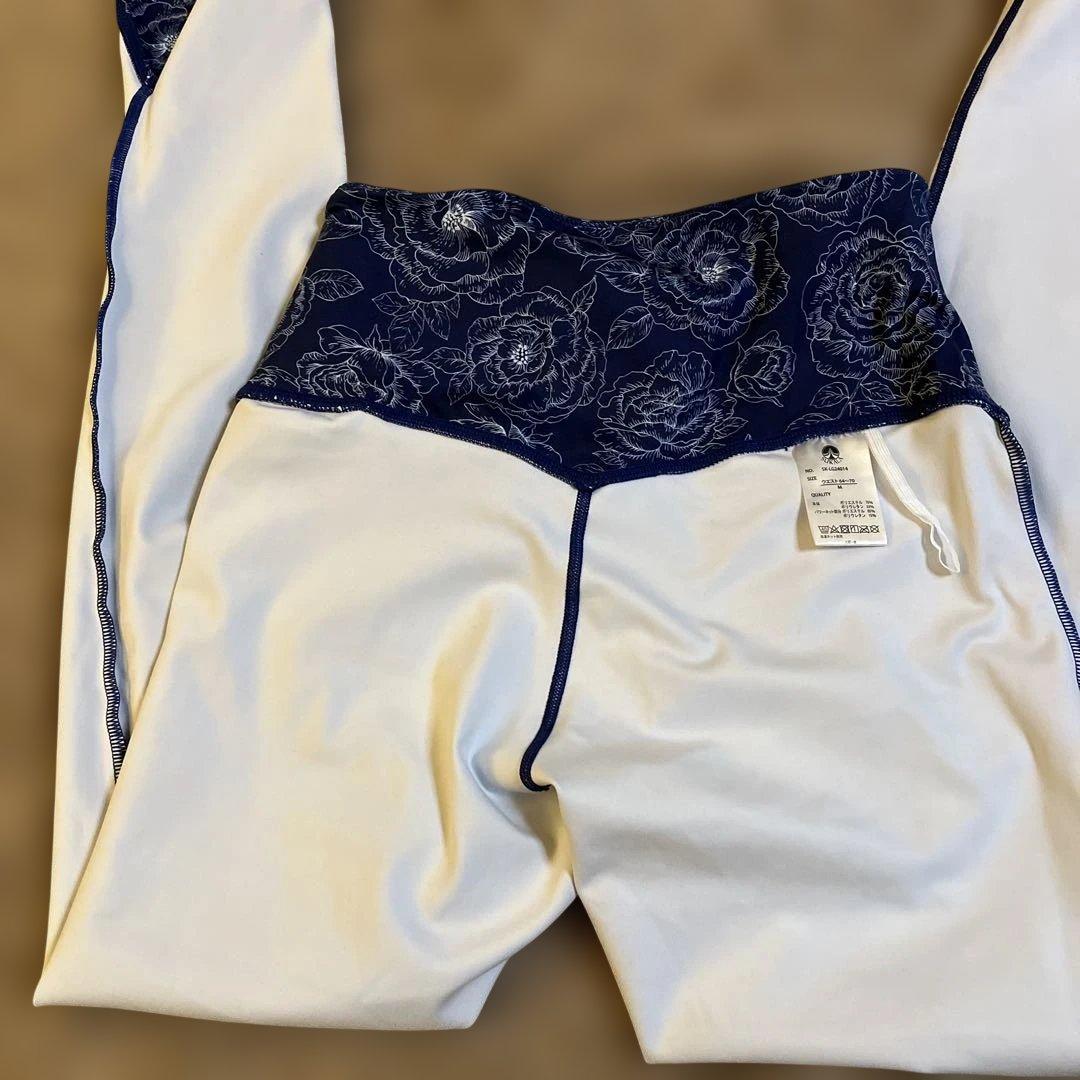 SUKALAスカーラ ブルーミングフラワーレギンス M ネイビー　未使用品