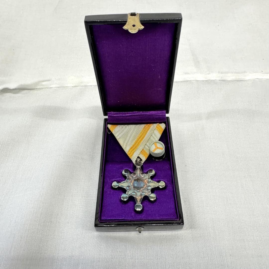 c*2様 勲七等青色桐葉章 勲八等瑞宝章 日本軍 勲章 大日本帝国 旧日本軍 ア