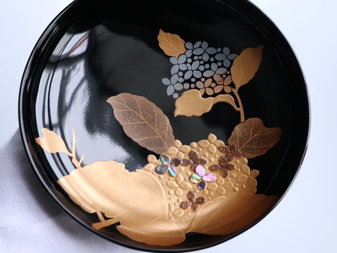 【MB189】天然木漆塗 紫陽花と葵 金蒔絵 螺鈿入 黒塗 煮物椀 二客 昭和期