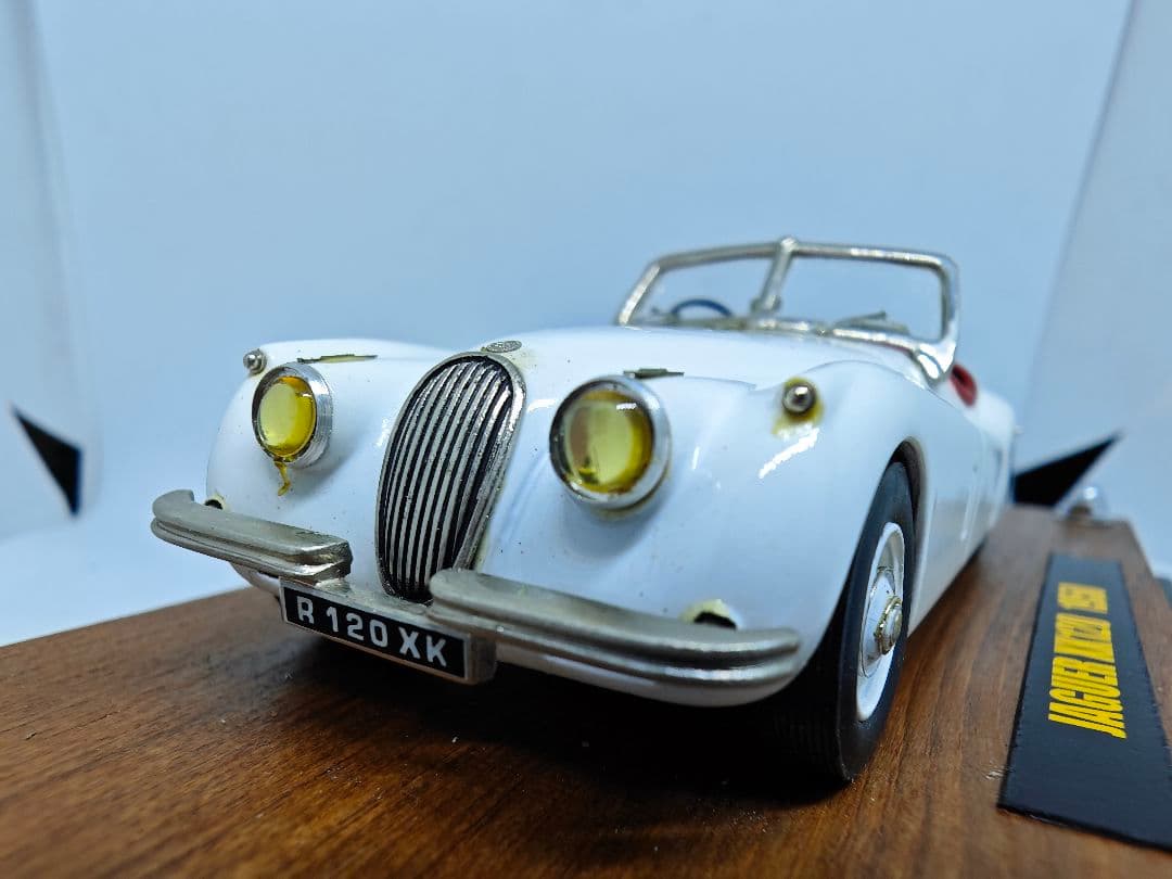 ハンドメイドモデル 1/43 JAGUAR XK120 1950 ホワイト