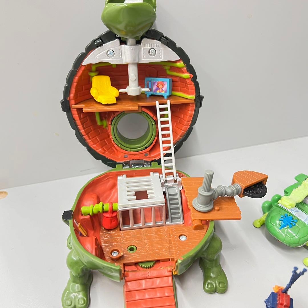 ミュータントタートルズ ミニタートルマシン　レオナルドベース