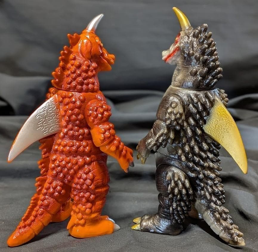 ブラックギラス＆レッドギラス「ウルトラマンレオ」登場（怪獣郷）ソフビ２体セット