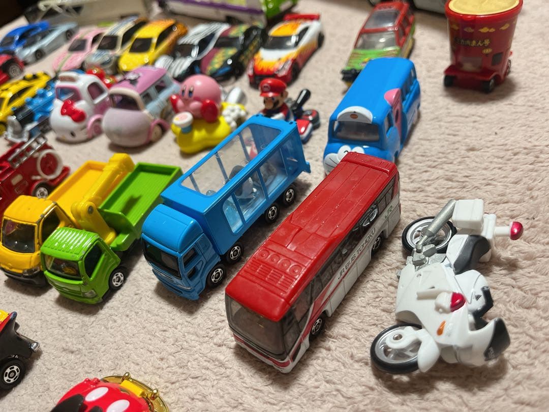 【まとめ売り】トミカ ディズニー 鬼滅の刃 サンリオ キャラクター多数 ケース付