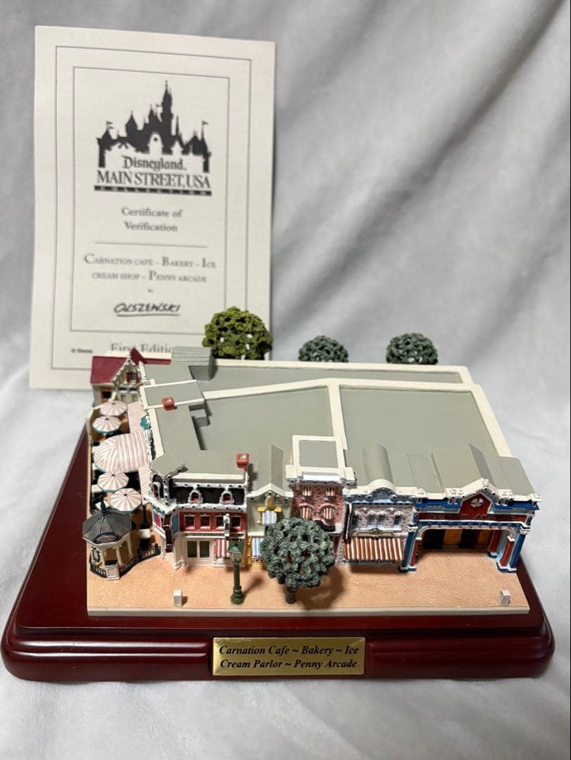 ひ*り様 オルショウスキー USA カーネーションカフェ ミニチュア ディズニー