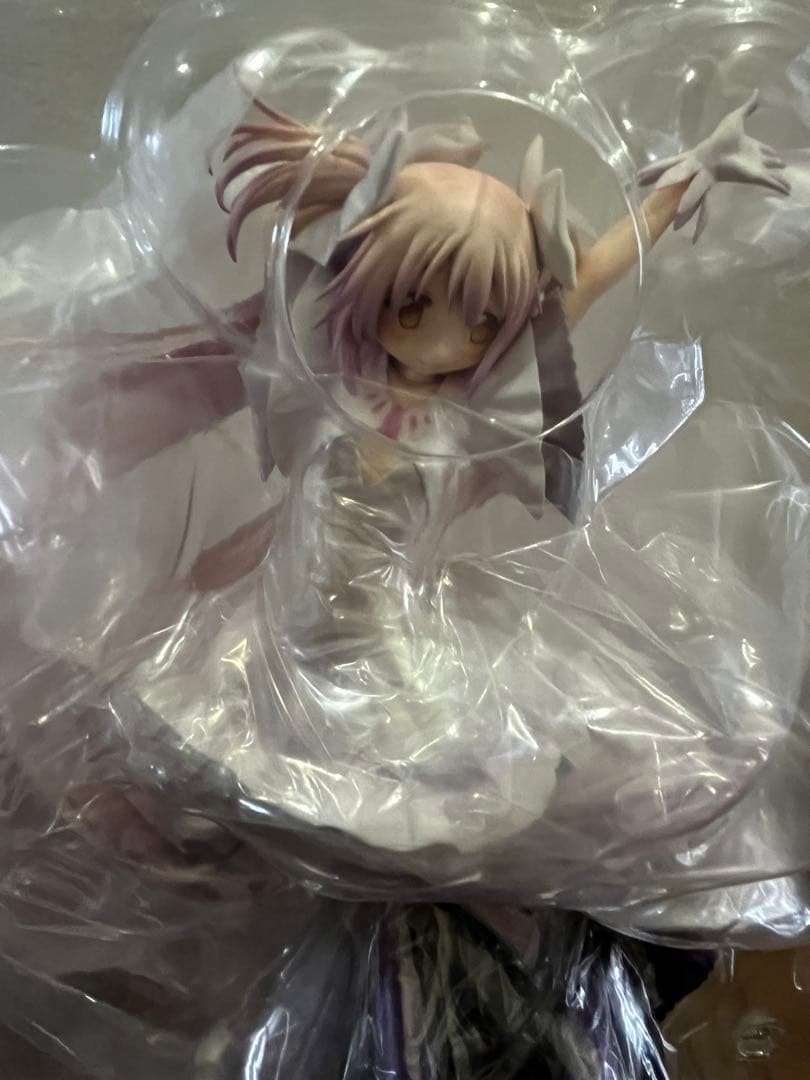 悪魔ほむら アルティメットまどか 1/8スケールフィギュア