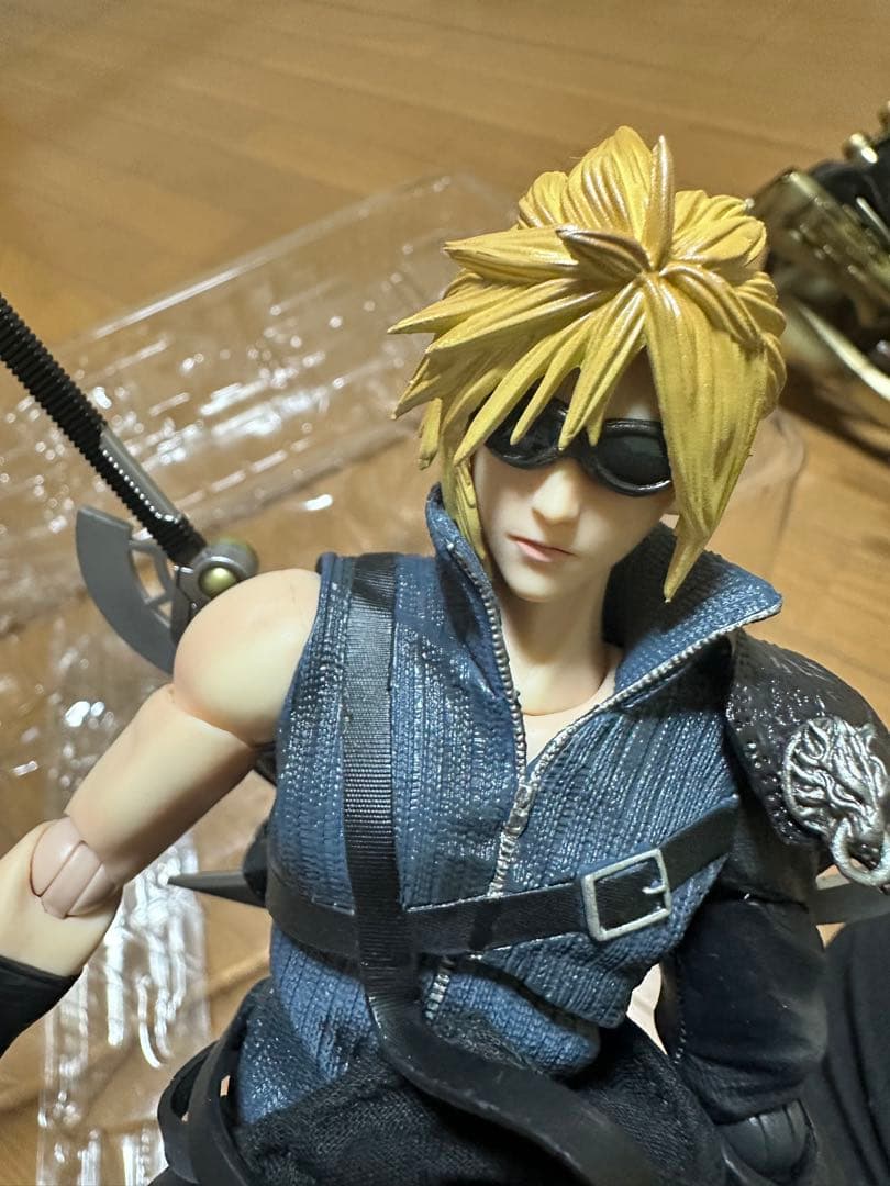 クラウド フィギュア フェンリル プレイアーツ改 ファイナルファンタジー