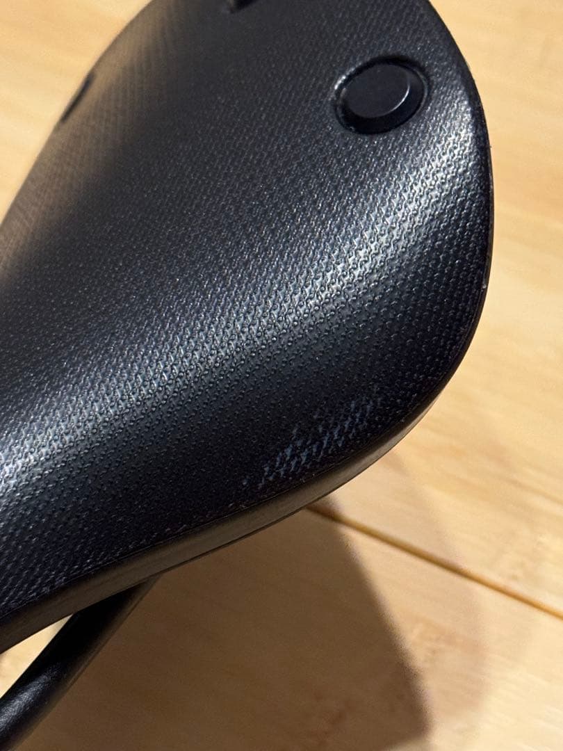 Brooks C17 Carved ブラックサドル