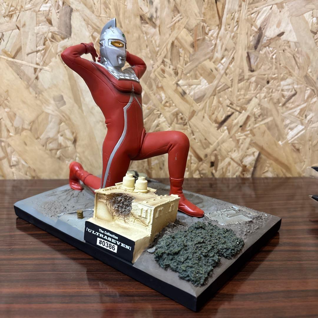 ウルトラセブン　スタチュー　茨木彰さん直筆サインつき