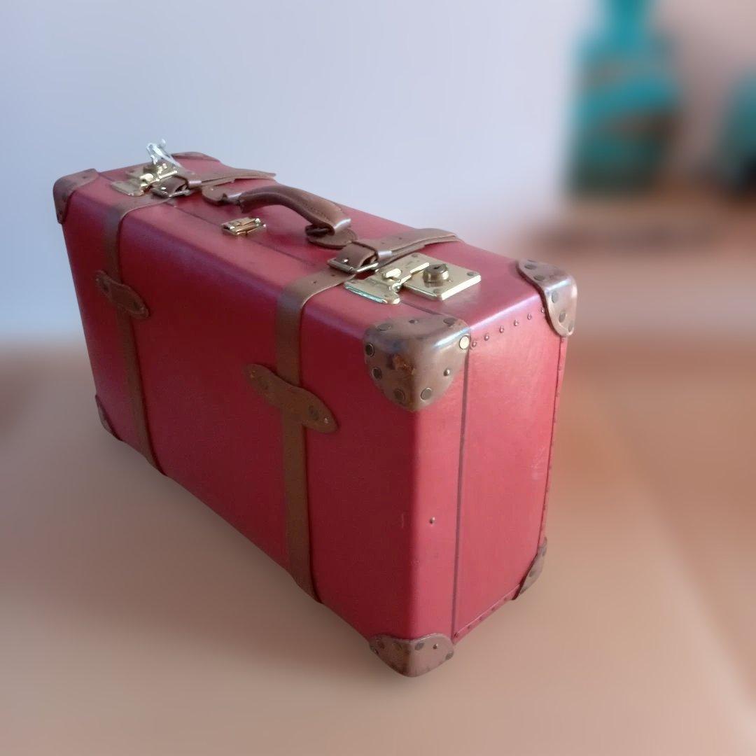 グローブトロッター　トラベルバッグ　ミディアムチェックイン相当　キャスターなし