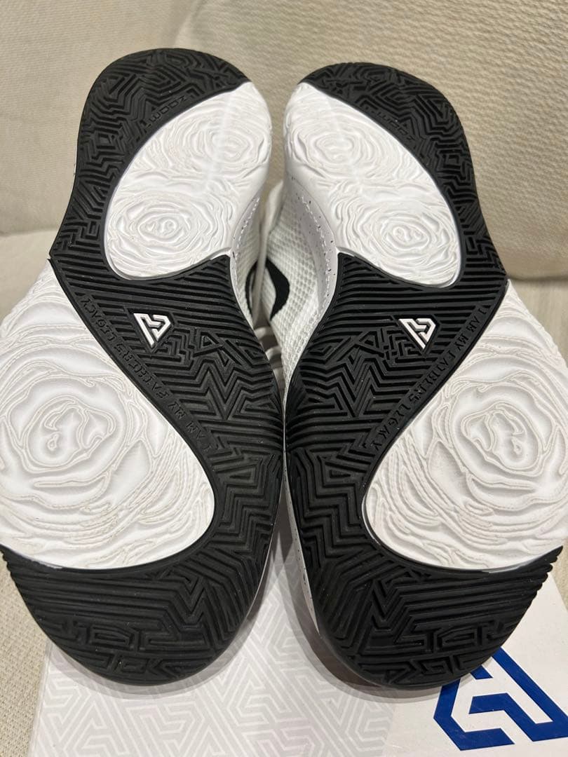 【値下中】【希少/試着のみ/美品】NIKE ZOOM FREAK 1 26㎝