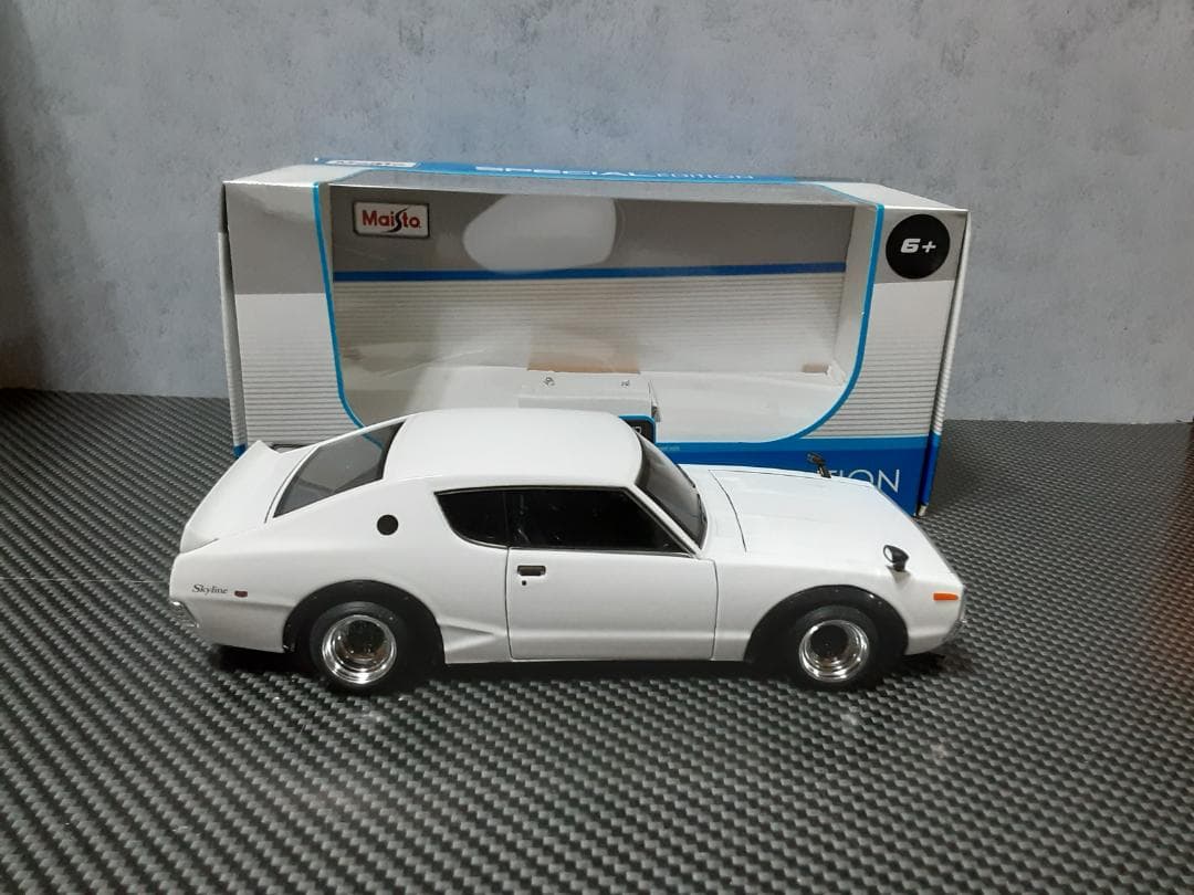 Maisto 1/24 日産 ケンメリ GT-R カスタム改 マークⅢ ガンメタ