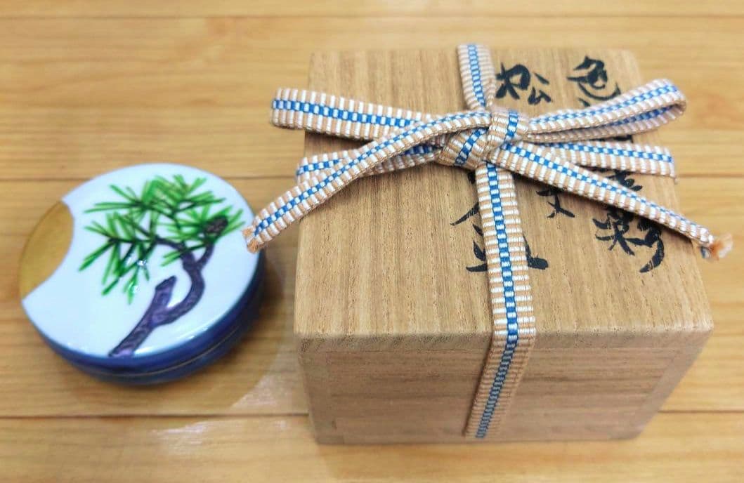 新春特価◆茶道 香合●色絵金彩松月文 香盒●伊呂波窯 森本昇 作品●共箱栞布付き