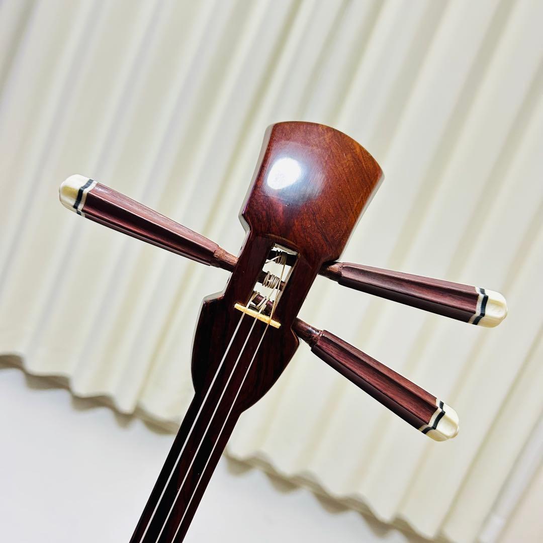 【希少品】高級 沖縄三線 与那城型 実入りゆし木 スンチー塗り 蛇革 本革