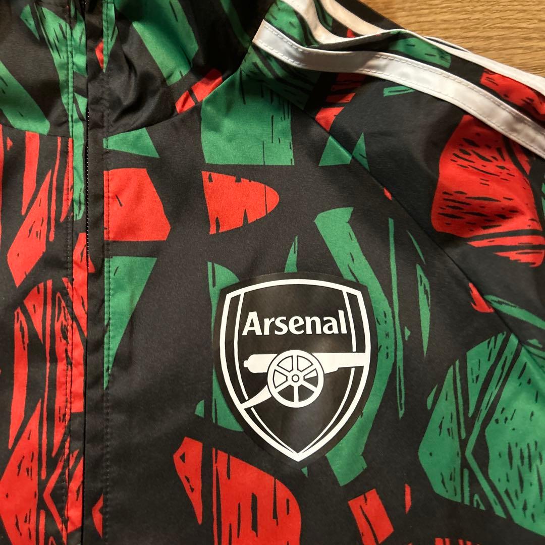 アディダス　アーセナル × LABRUM シーズナル ウインドブレーカー