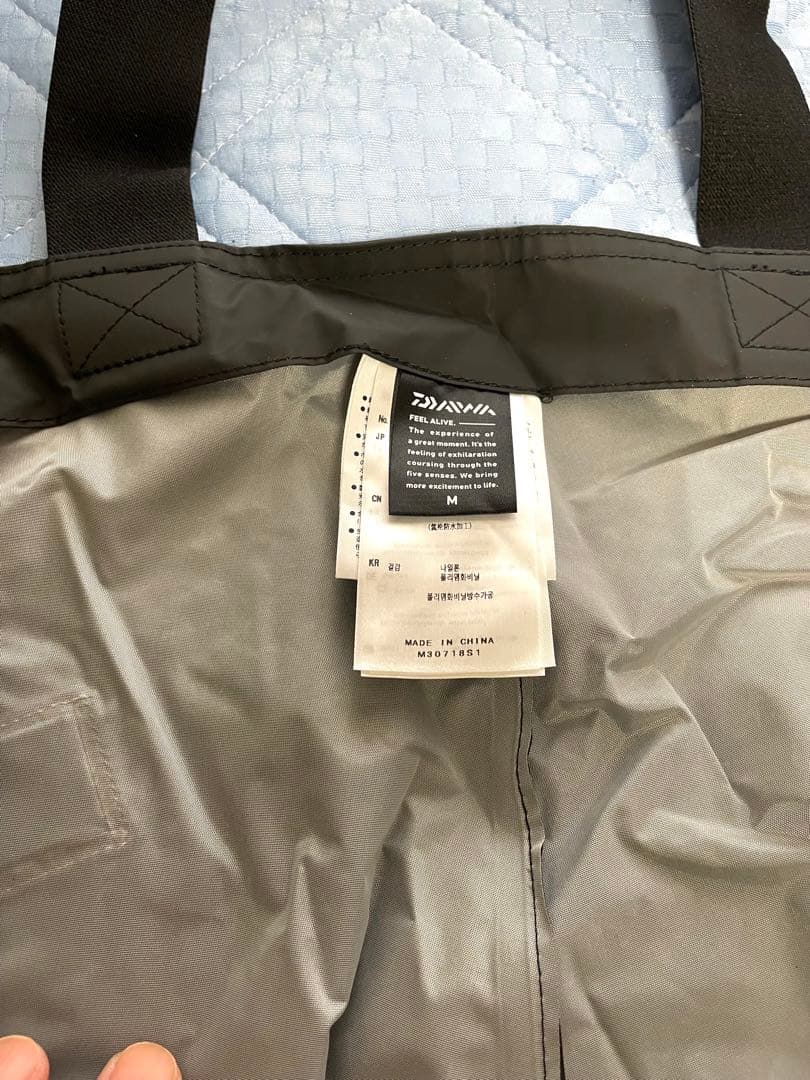 ダイワ　オーシャンサロペットレインスーツDR9008 ブラック　Mサイズ