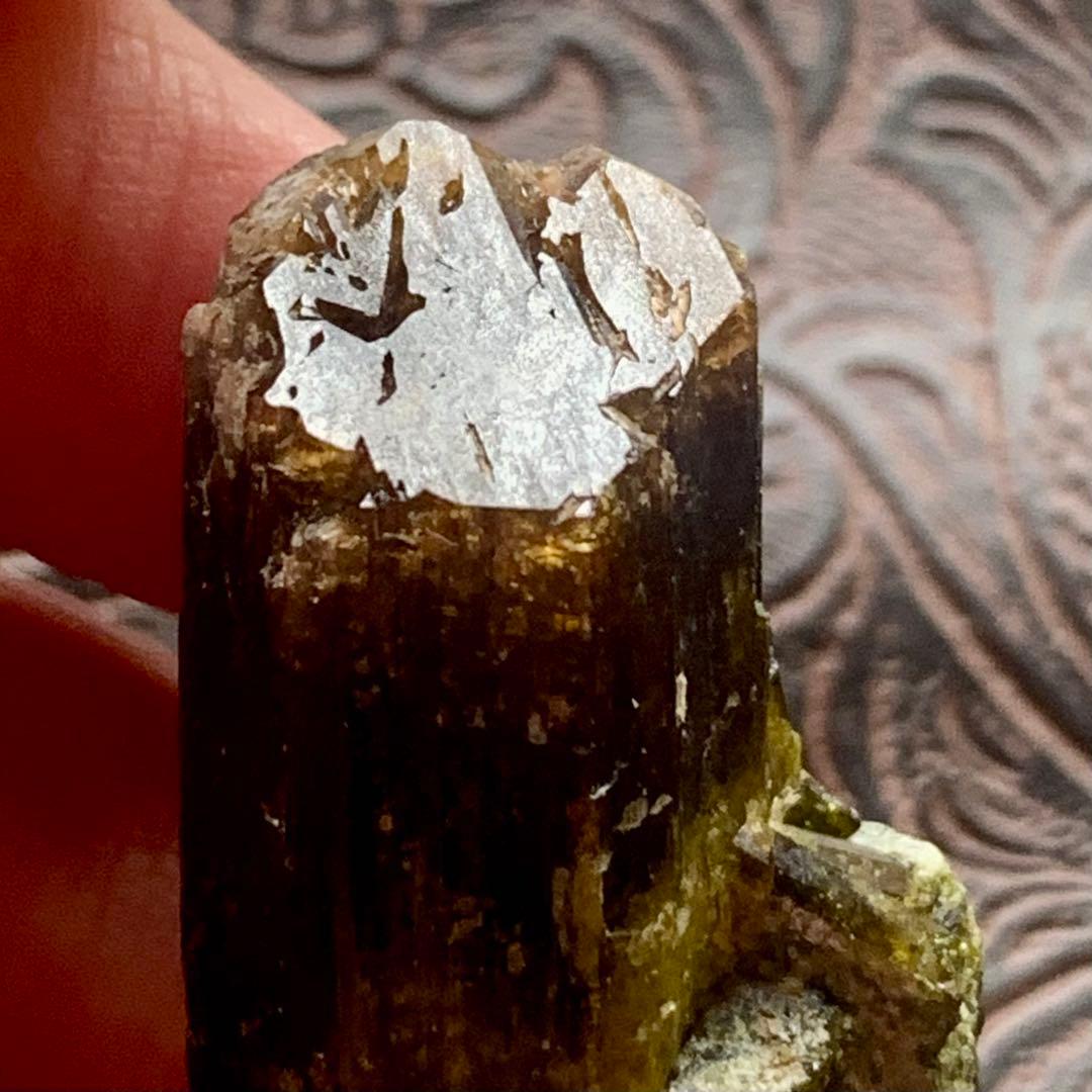 ウルトラレア！バイカラー⭐︎クリノゾイサイト結晶71ct