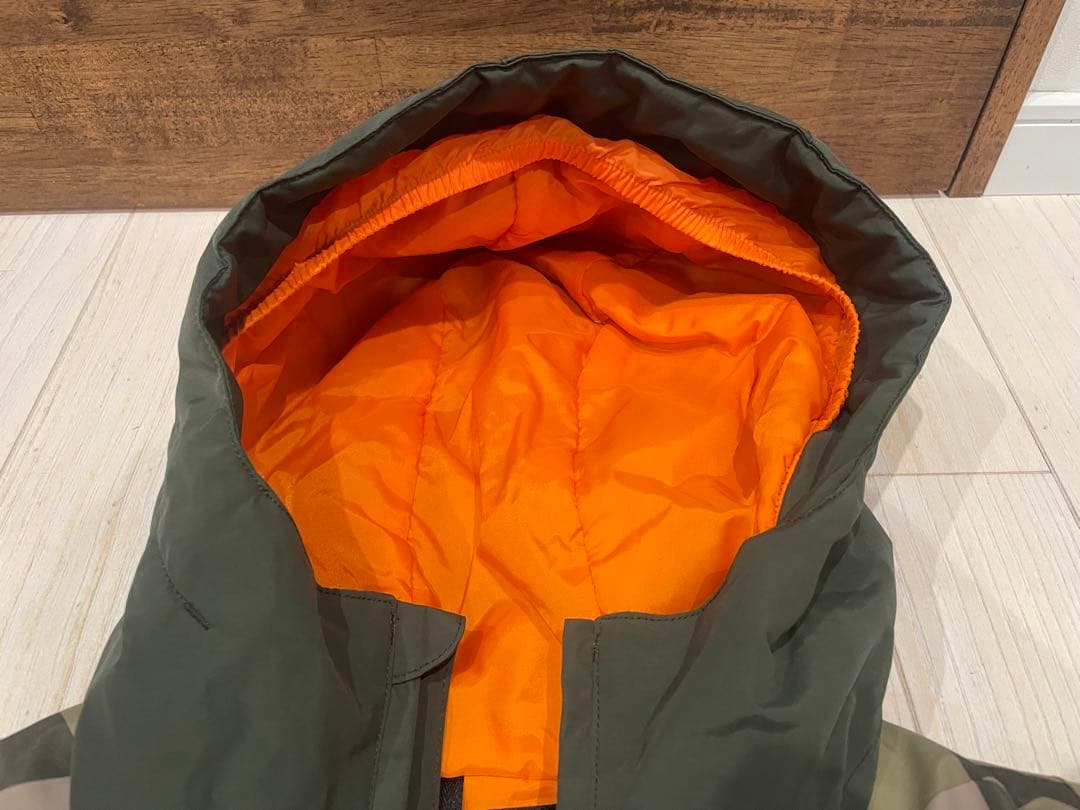 バートン（BURTON）キッズ　スキー・スノボウェア上下セット Sサイズ　120