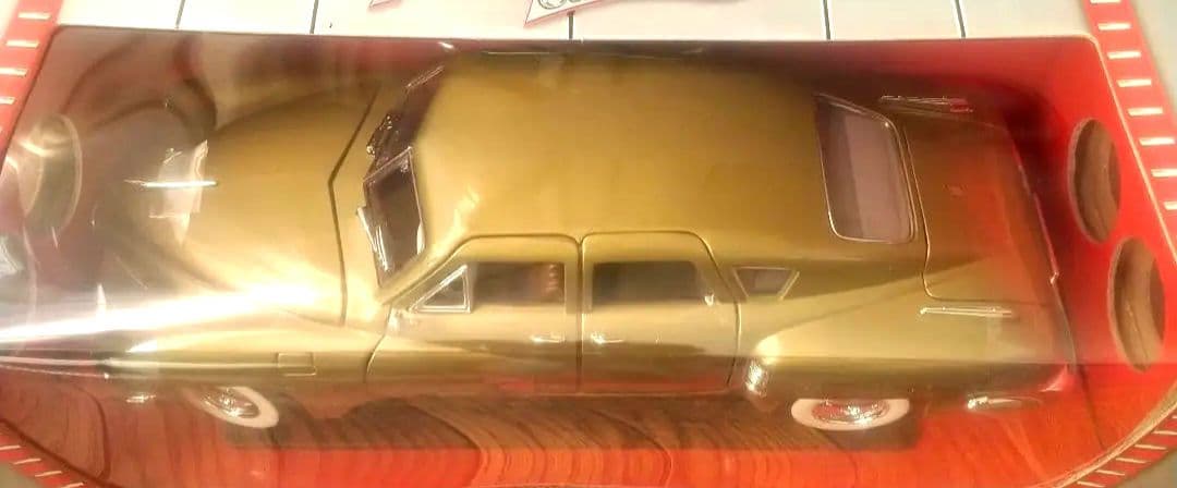 ミニカー 1948 Tucker Torpedo