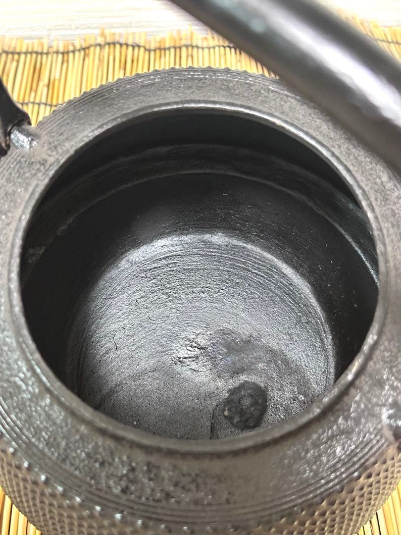 未使用品　南部伝統工芸士 及川寛治作真作保証　九重形１５型アラレ　南部鉄瓶　鉄瓶