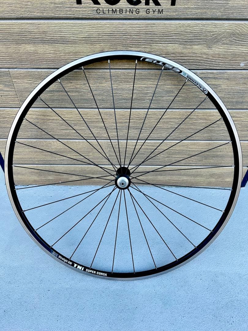 【TNI ハブ&リムの軽量ホイール（前輪）】重量0.77kg
