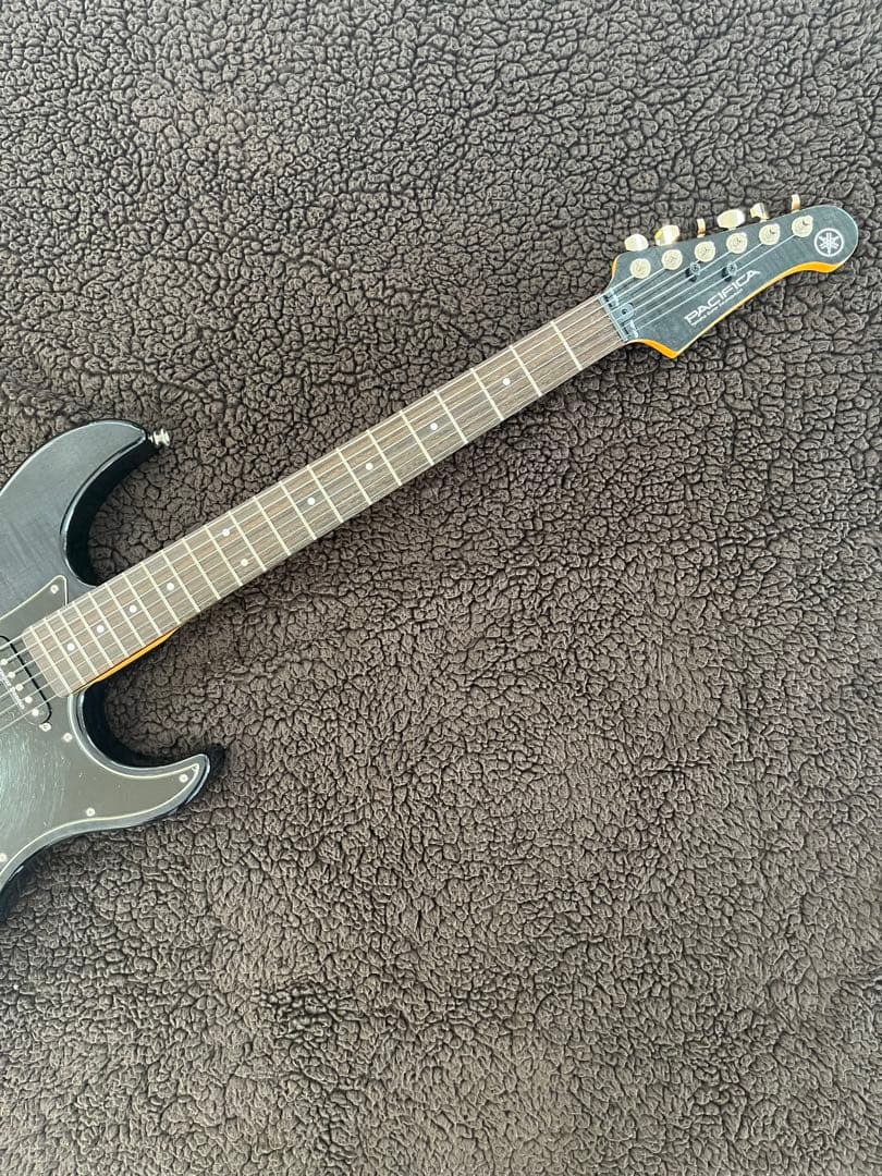 YAMAHA PACIFICA 612VⅡFM トランスルーセントブラック