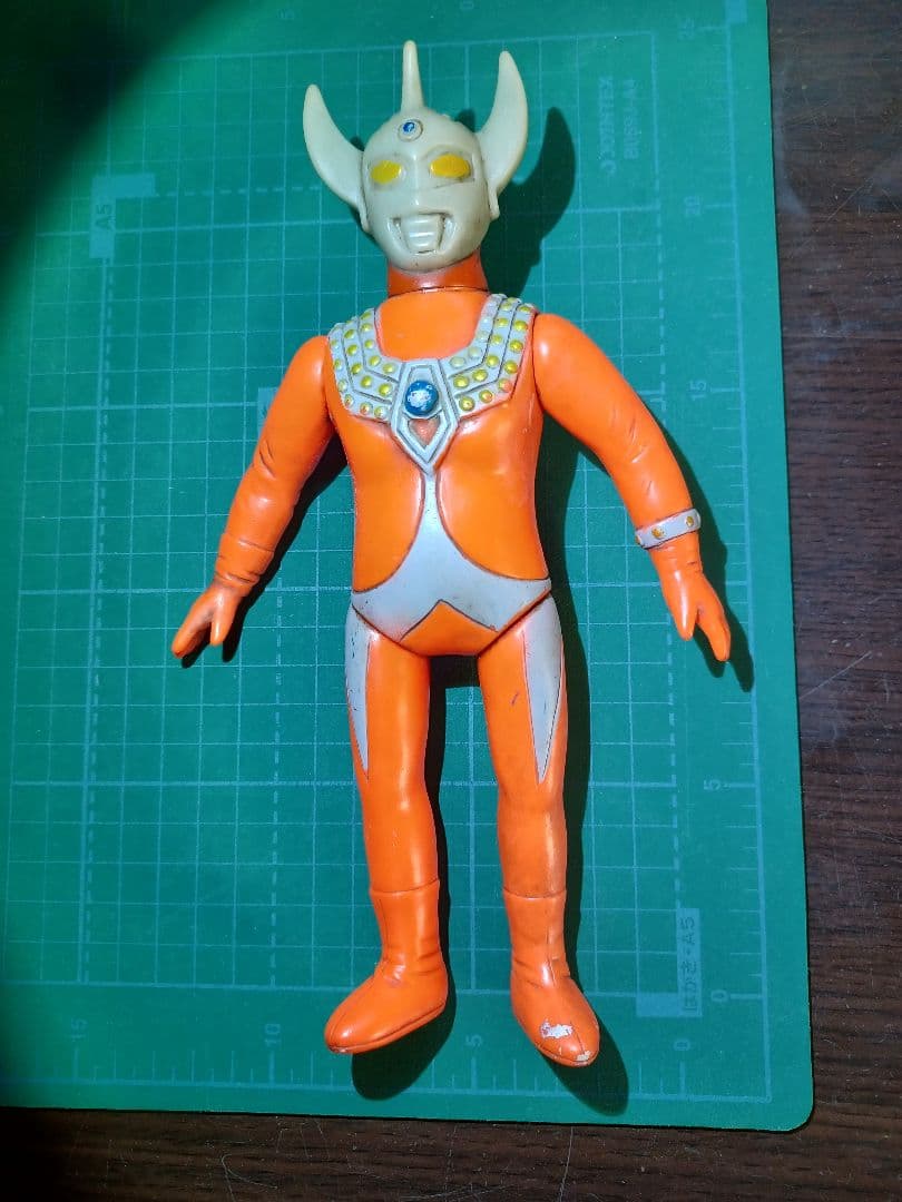 飛べ・ウルトラマン　円谷プロ