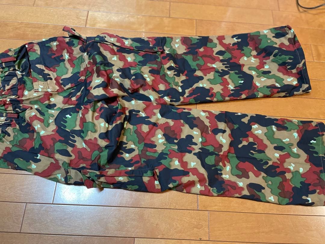 実物　スイス軍　ミリタリー ジャケット　パンツ　上下セット　サバゲー