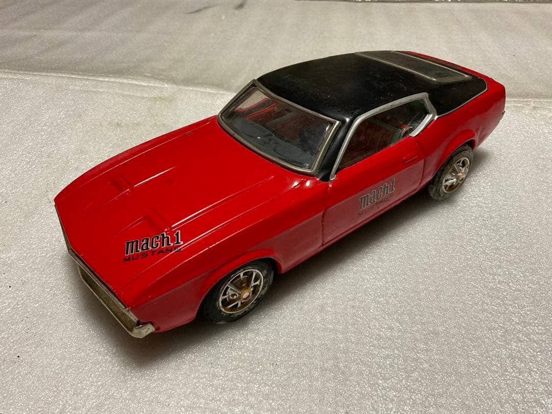 TAIYO／MUTANG・mach1。赤／黒ツートン。【電池を入れても無作動】。