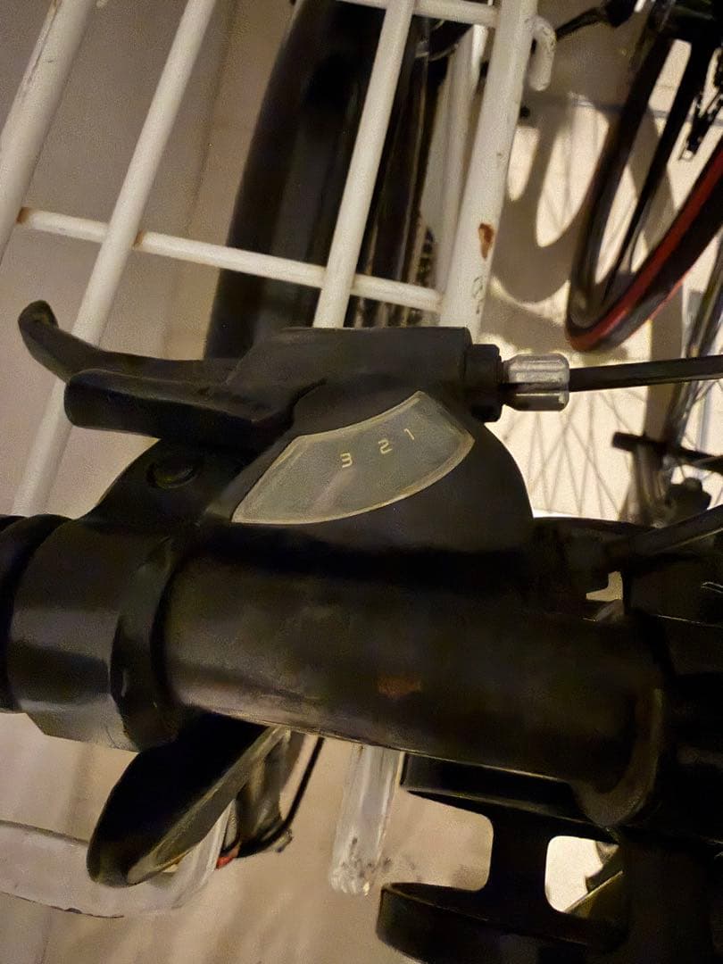 現地渡し、札幌のみ　クロスバイク　700cc 27段ギア搭載