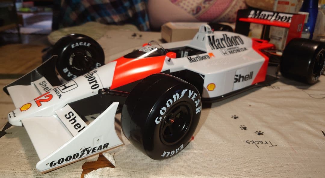 デアゴスティーニ　マクラーレン　MP4/4 アイルトン・セナ