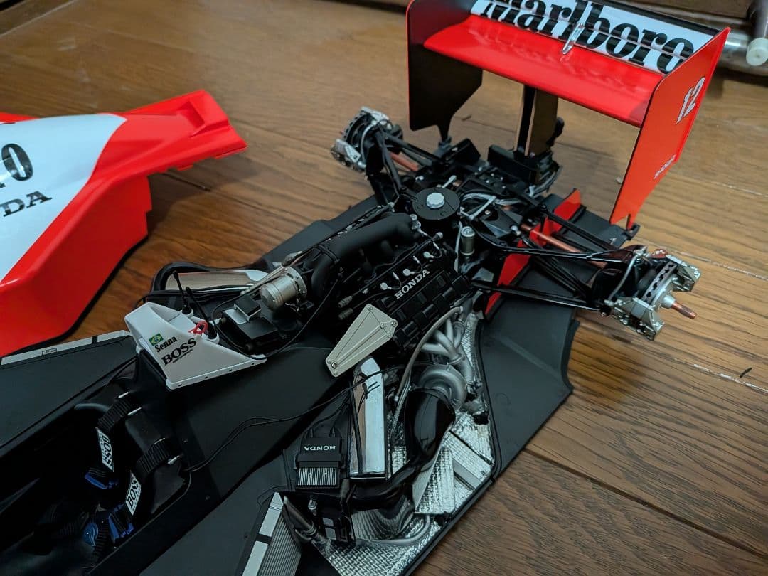 デアゴスティーニ　マクラーレン　MP4/4 アイルトン・セナ