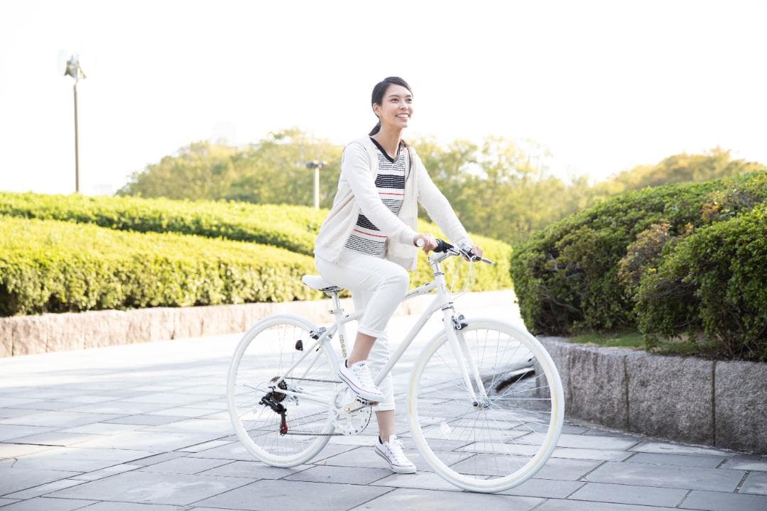 新品/送料無料　クロスバイク　シマノ製6段変速　700×28c　ホワイト