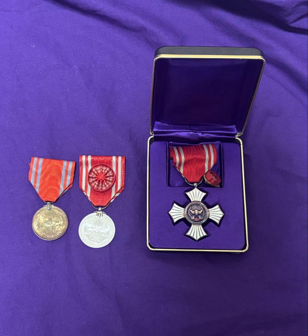 日本赤十字社銀色有功章 日本赤十字社系 勲章 3点まとめ売り