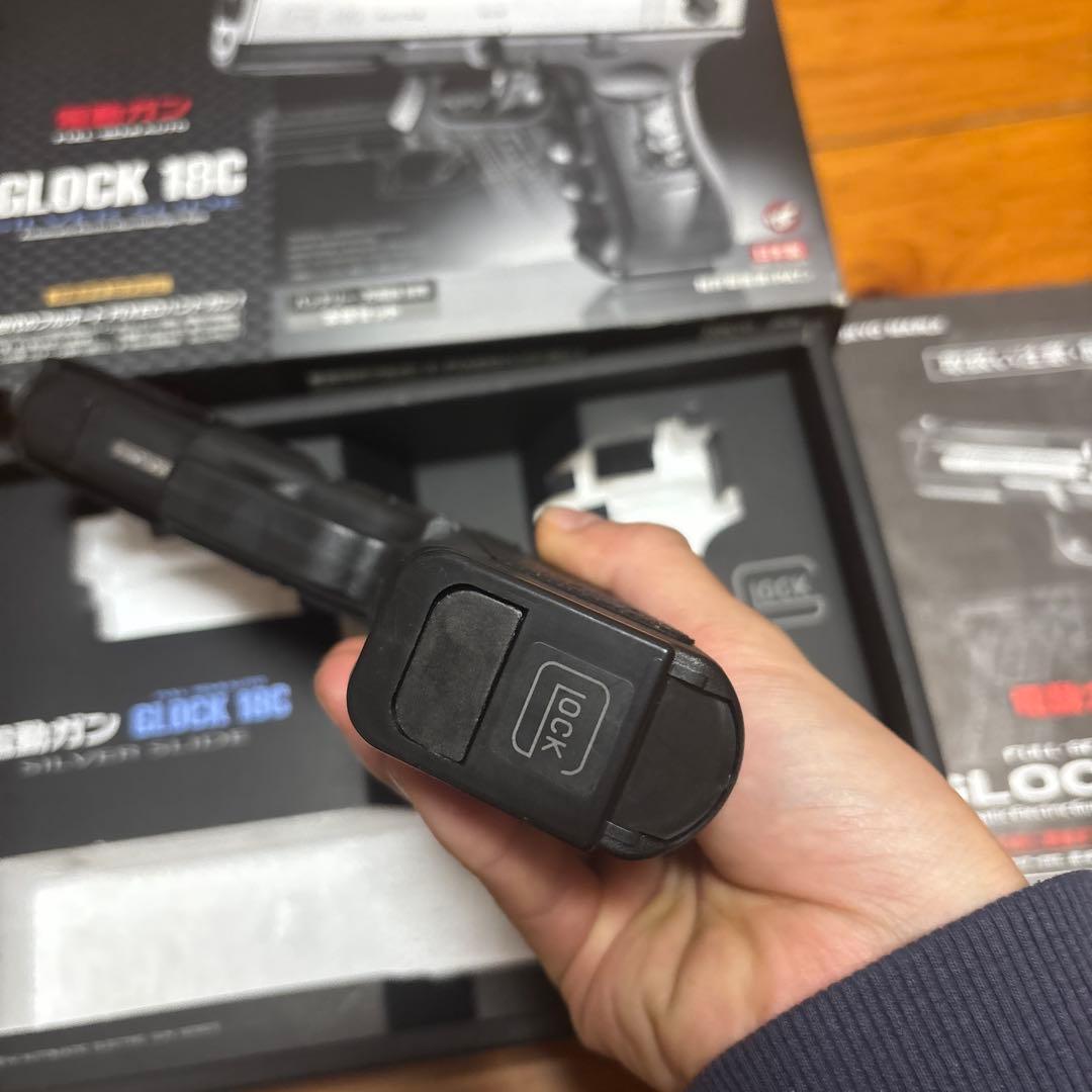 東京マルイグロック18c電動ハンドガン　レール、リポコネクター付き