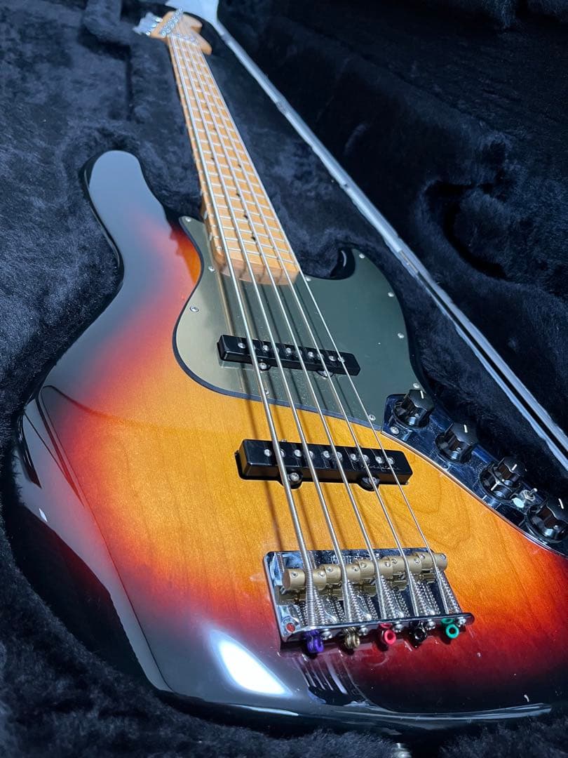 ベース Fender Deluxe Active Jazz Bass V
