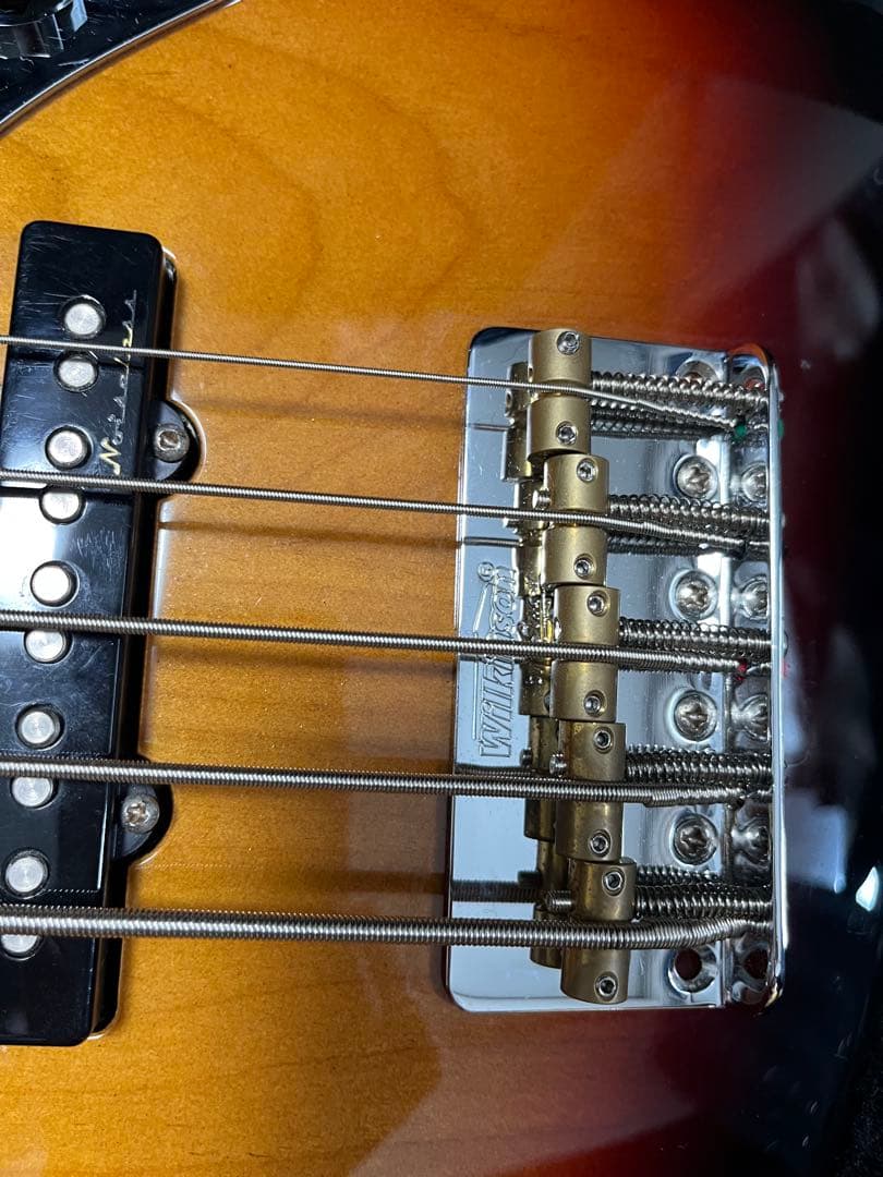 ベース Fender Deluxe Active Jazz Bass V