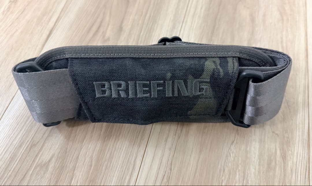 「美品」BRIEFING ブリーフィング　セルフスタンドバッグキャリーマルチカモ