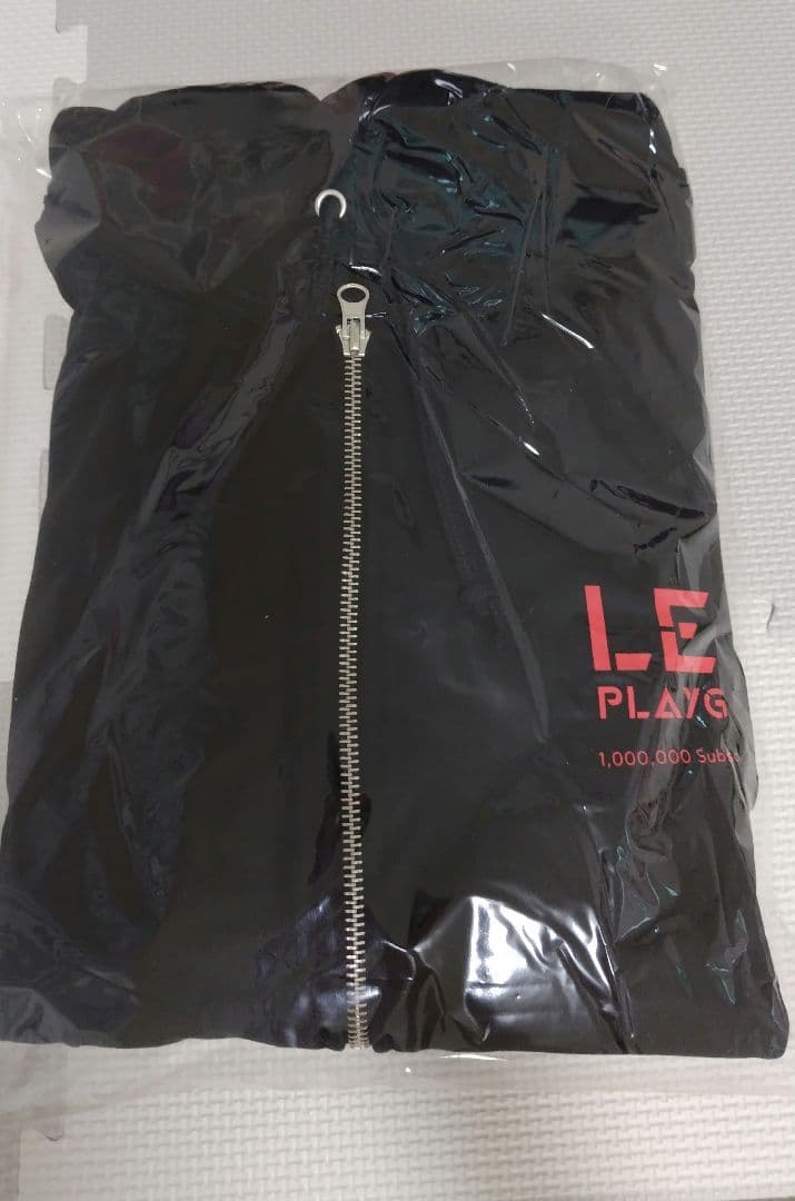 山田涼介 LEO size ジップパーカー、ヘアクリップ