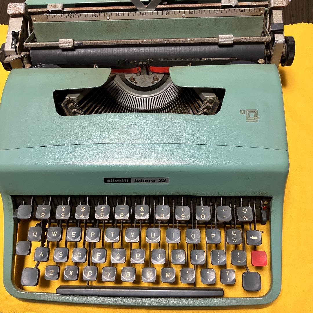 ほぼ完動品　タイプライターOlivetti Lettera 32 #497