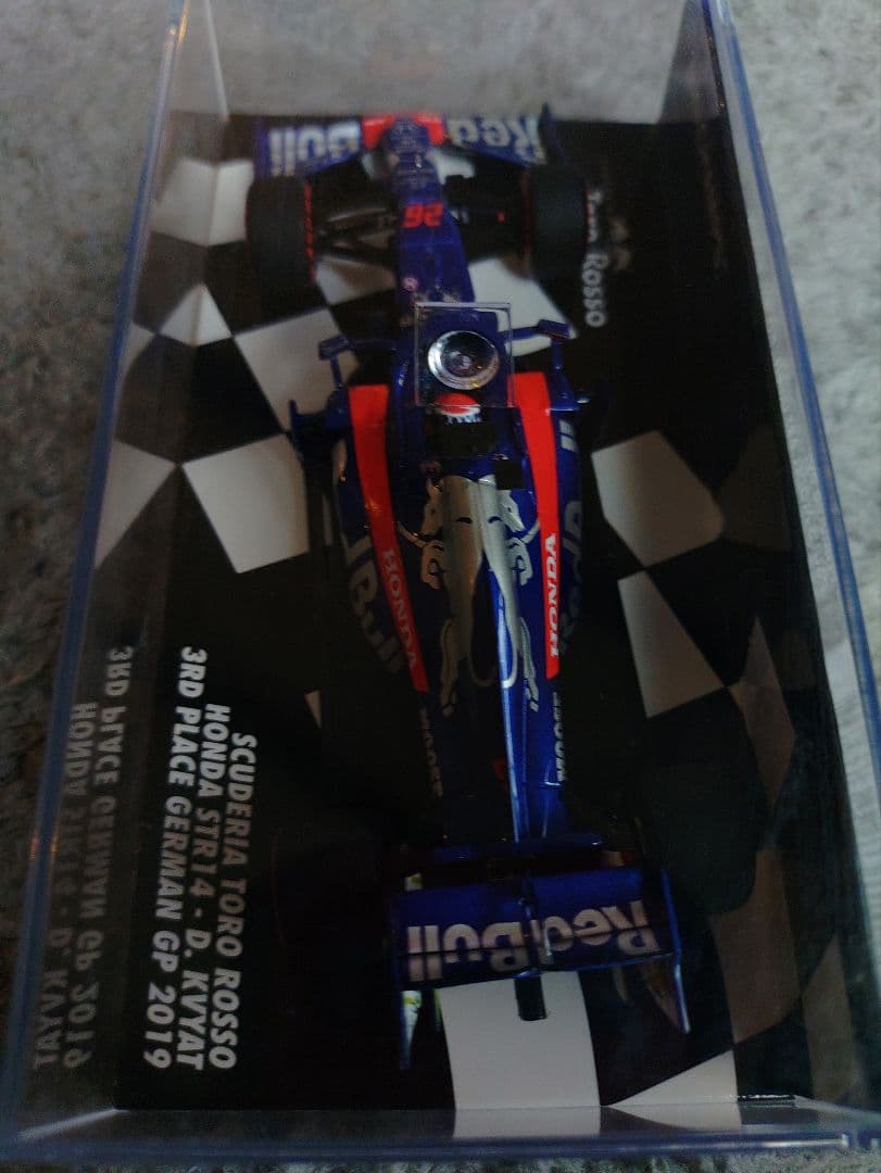トロロッソホンダ STR14 D. Kvyat